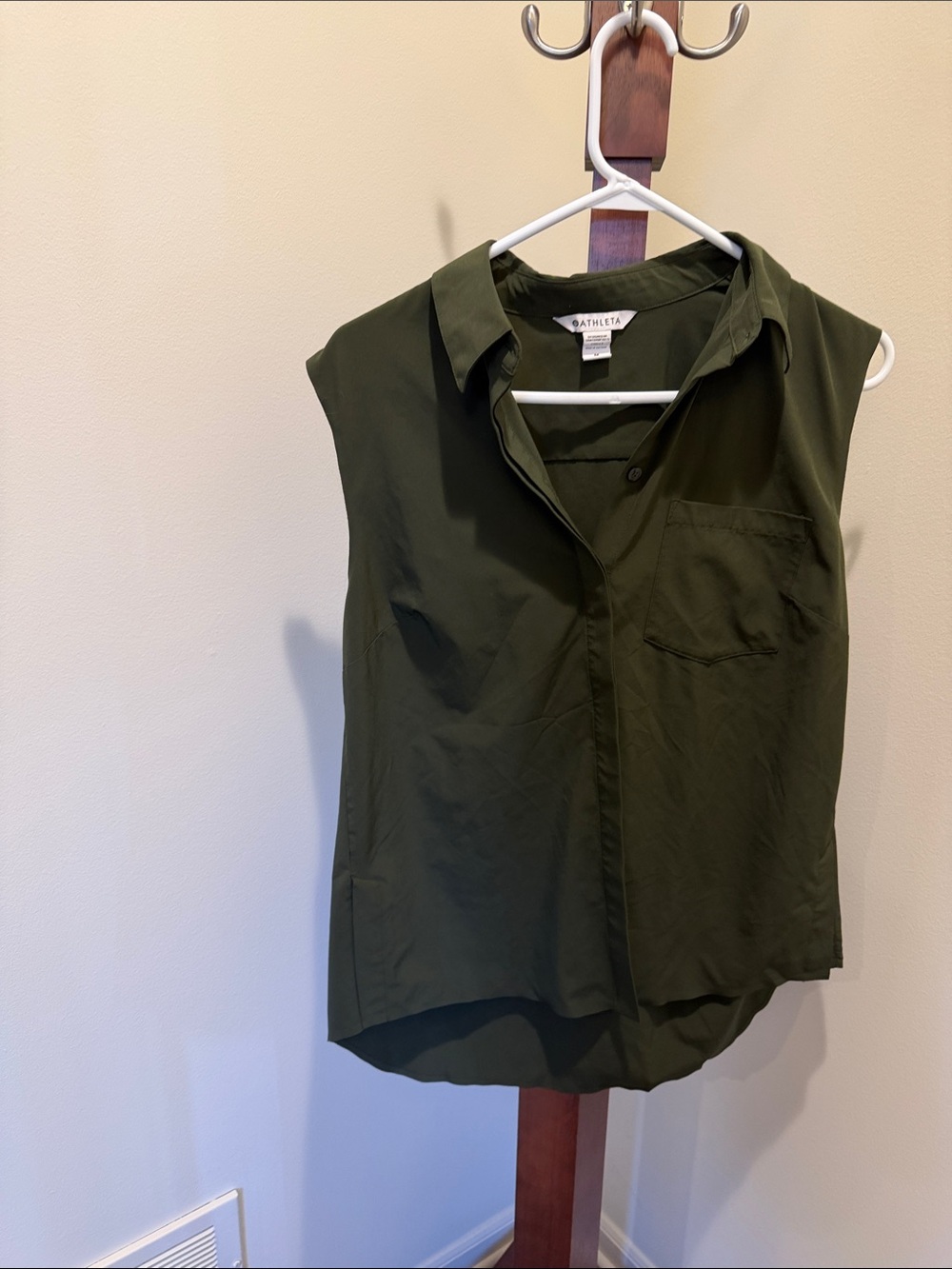 Athleta Green Sleeveless Button-Down Shirt